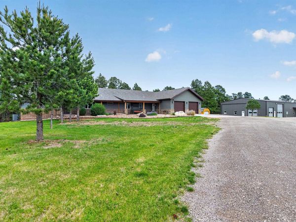 7810 Labrador Trl, Rapid City, SD 57702