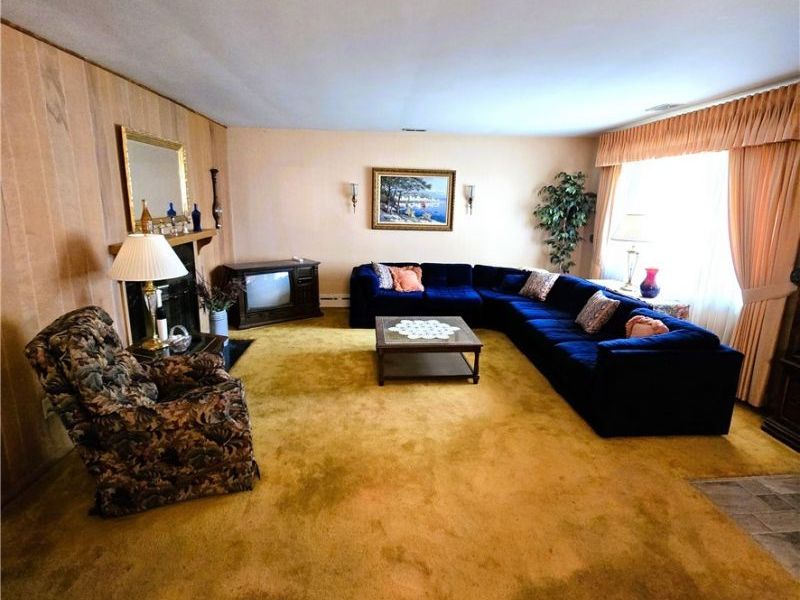 8201 Manorford Drive, Parma, OH 44129 Photo 8