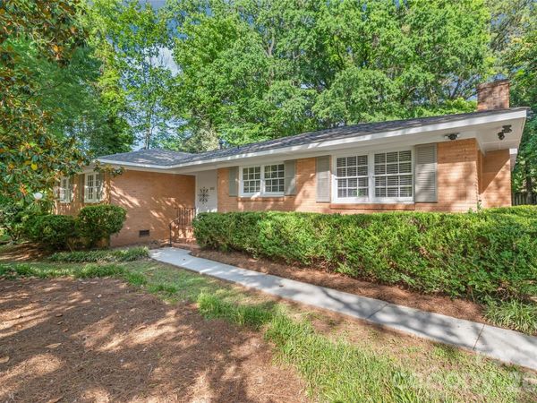 1612 Redcoat Drive , Charlotte, NC 28211
