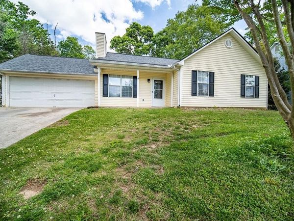 1059 Bridle Creek Drive , Flowery Branch, GA 30542