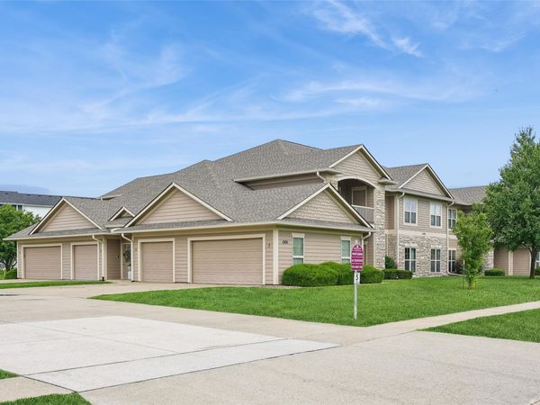 2406 NE Oak Drive, Unit 4, Ankeny, IA 50021