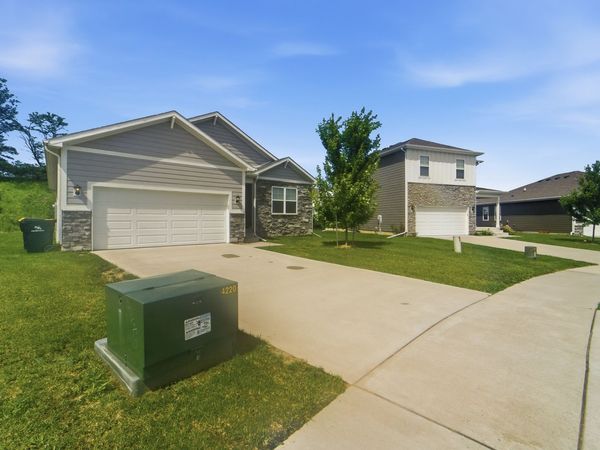 4220 Dakota Circle , Waukee, IA 50263