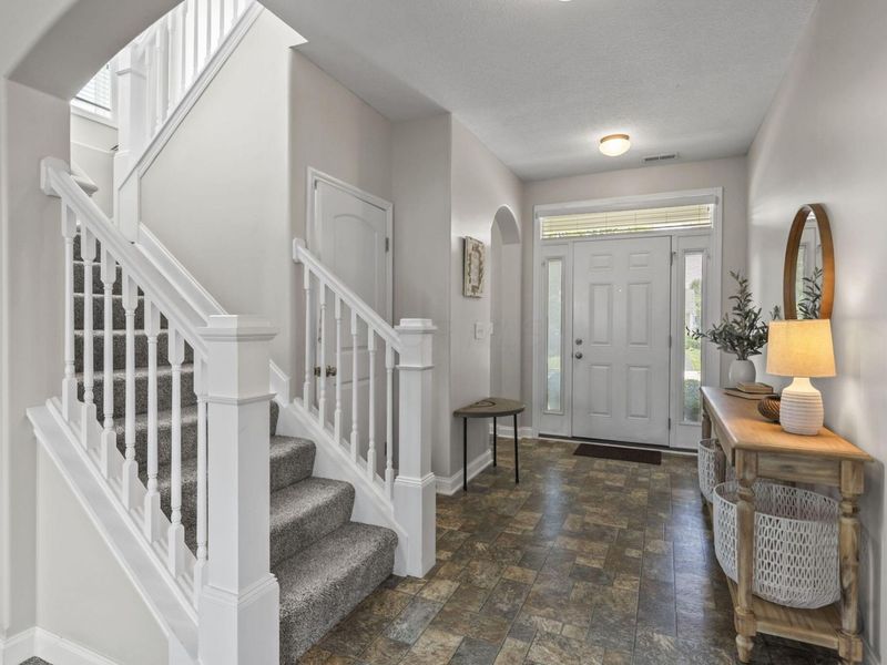 916 Fresno Street , Pickerington, OH 43147 Photo 6