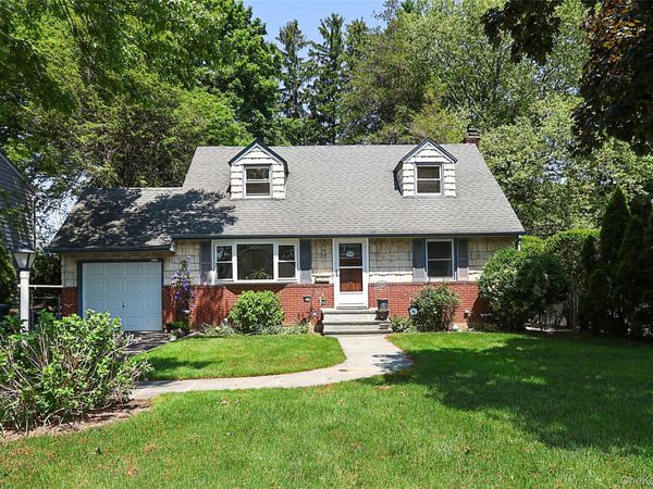 114 Hilldale Road , Albertson, NY 11507
