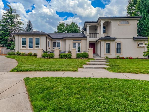 2401 Fox Run, Medford, OR 97504