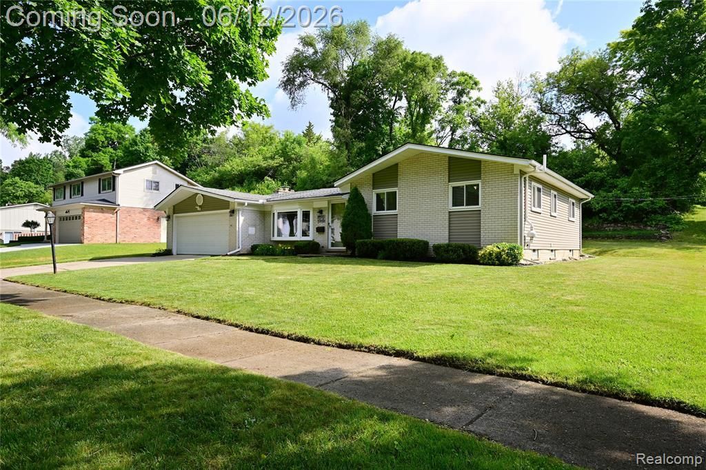 24136 Twin Valley Court, Farmington, MI 48336 Main Photo