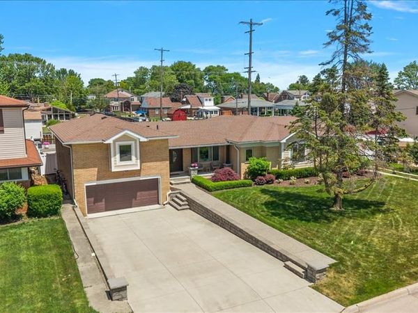 22461 Benjamin Street, St. Clair Shores, MI 48081