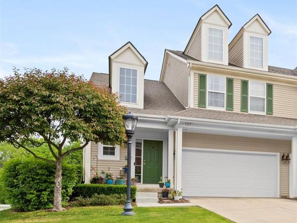 731 E Bluff Court, Rochester Hills, MI 48307