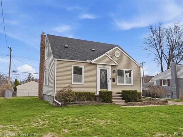 927 Montrose Avenue, Royal Oak, MI 48073