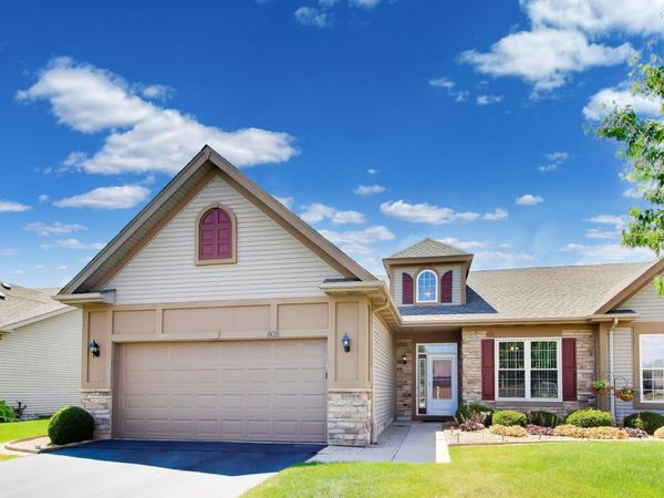 808 New Buffalo Drive, Schererville, IN 46375
