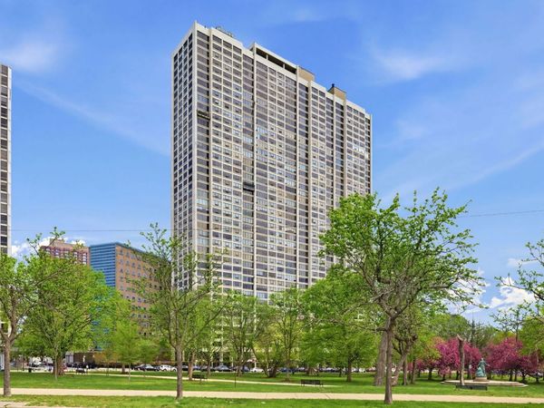 2800 N Lake Shore Drive, Unit 1504, Chicago, IL 60657