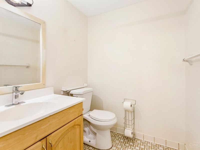 9699 Humphrey Road, Cincinnati, OH 45242 Photo 18