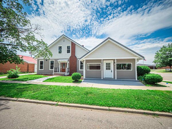 32 W Fletchall Street, Poseyville, IN 47633