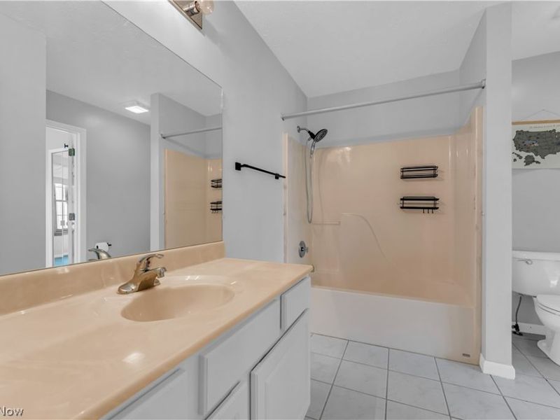 4215 Jennings Ridge Drive, Cleveland, OH 44109 Photo 18