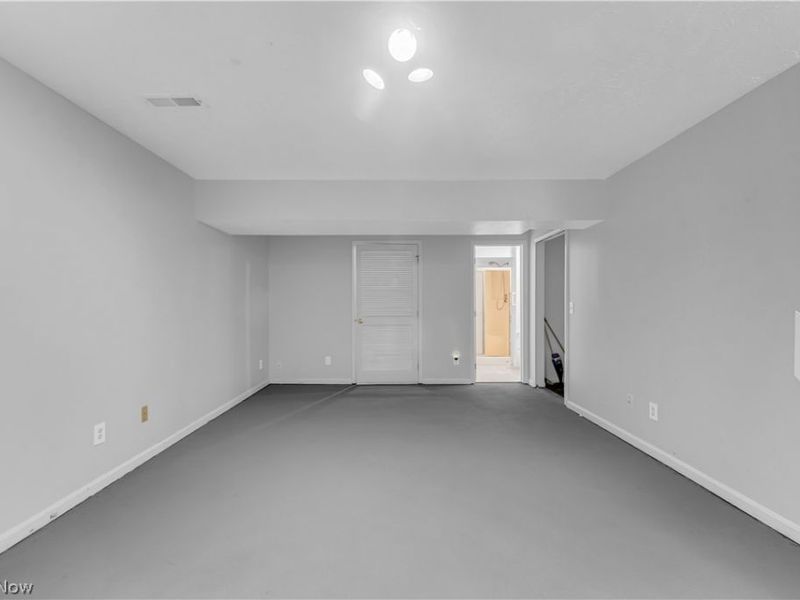 4215 Jennings Ridge Drive, Cleveland, OH 44109 Photo 21