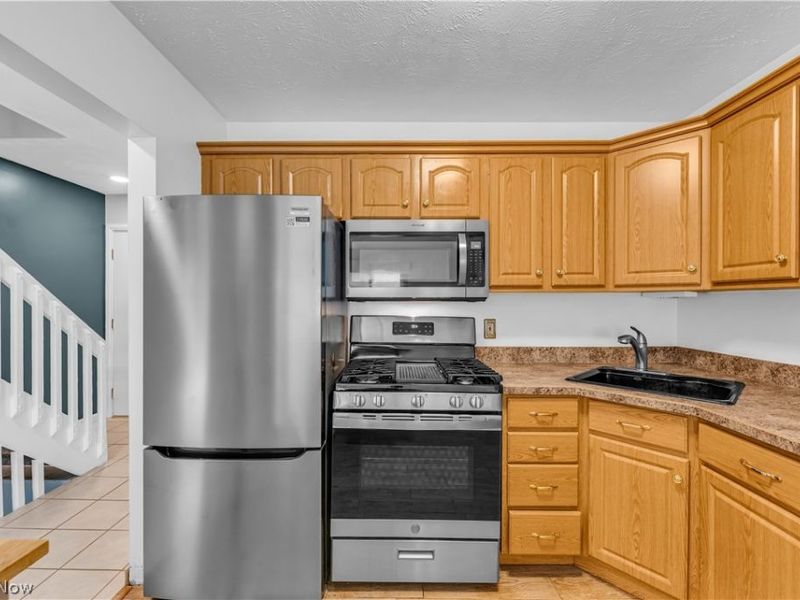 4215 Jennings Ridge Drive, Cleveland, OH 44109 Photo 7