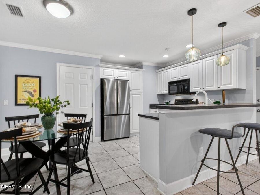 Property Image 100