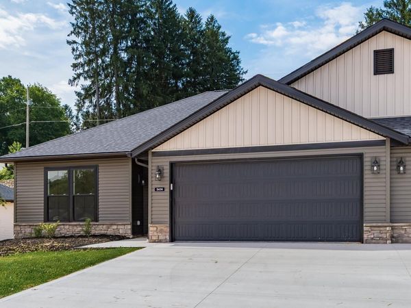 3438 Jamestown Drive , Zanesville, OH 43701