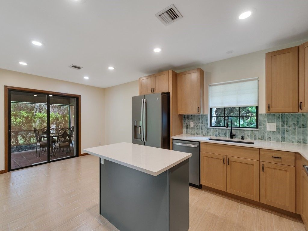 106 10th Court, Vero Beach, FL 32962 Photo