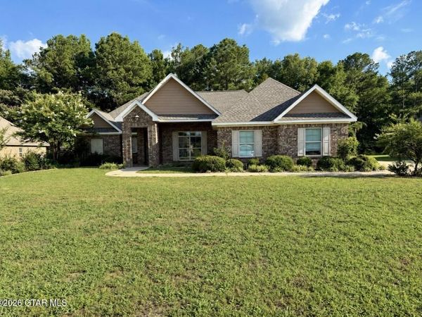 70 Lenox, Columbus, MS 39702