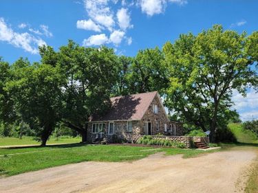 802 Le Hillier Street , Mankato, MN 56001