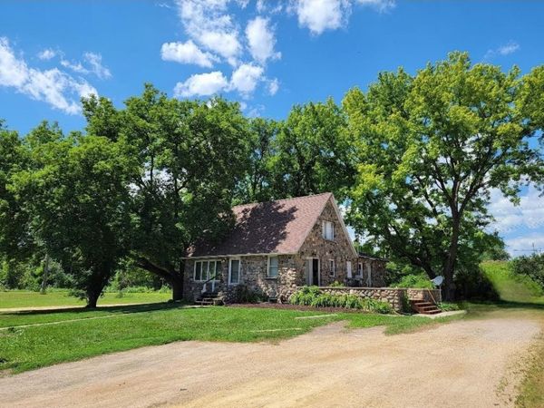 802 Le Hillier Street , Mankato, MN 56001