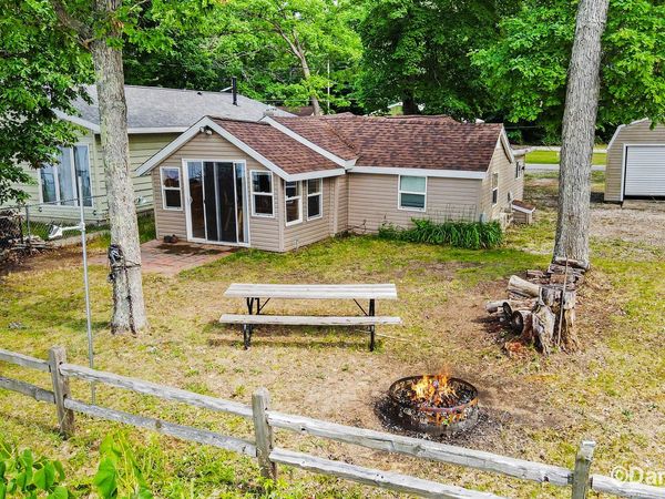 5539 Front Street, Newaygo, MI 49337