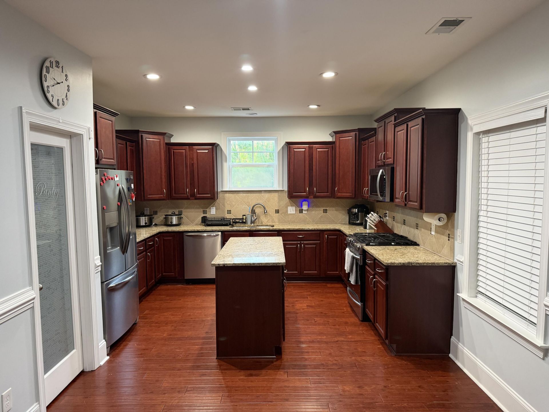 216 Shepard Street Photo 11