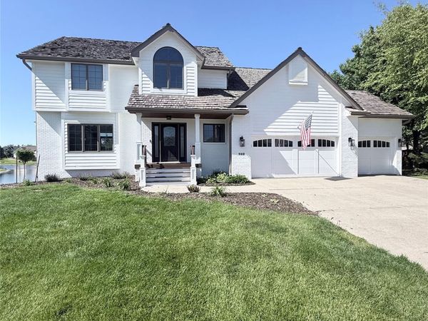 902 NE Lake View Drive , Ankeny, IA 50021