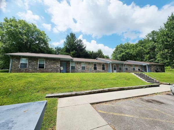 180 Ashwood DR, Unit C, Tazewell, VA 24651