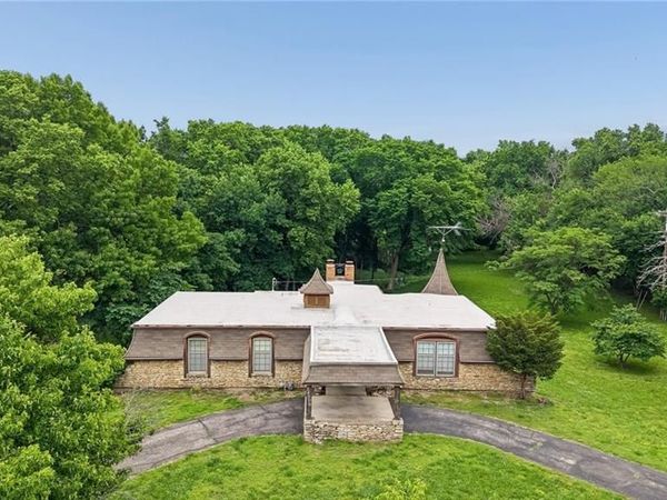 24356 W 55 Street, Shawnee, KS 66226
