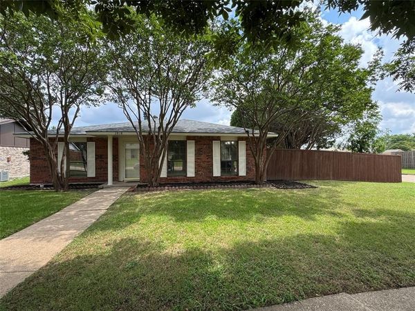 2818 Gayle Drive, Garland, TX 75044