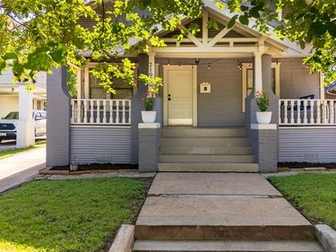 2107 College Avenue, Fort Worth, TX 76110