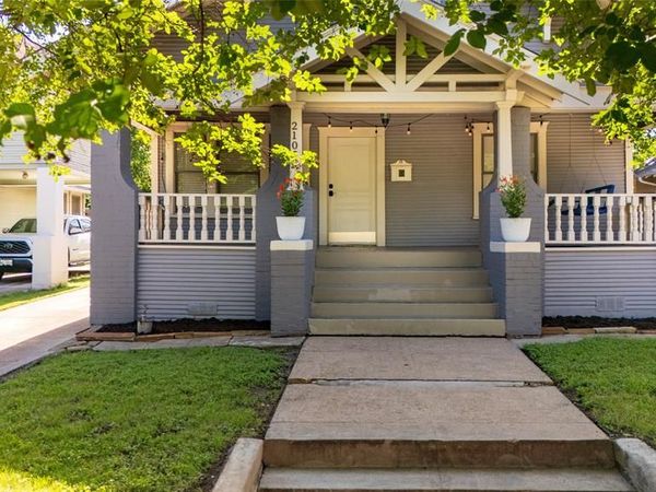2107 College Avenue, Fort Worth, TX 76110
