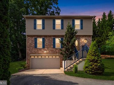 18252 LINTON COURT , DUMFRIES, VA 22026