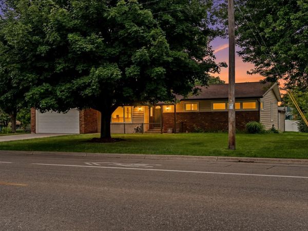 2720 S 32nd St, La Crosse, WI 54601