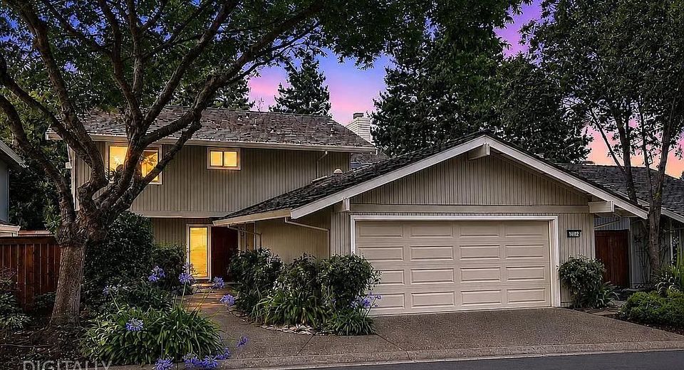 2042 University Park Dr, Sacramento, CA 95825 Photo
