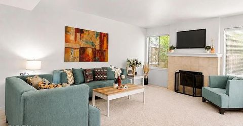 2042 University Park Dr, Sacramento, CA 95825 Photo