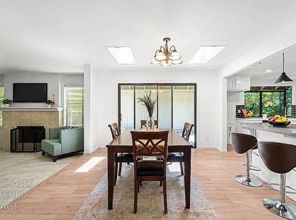 2042 University Park Dr, Sacramento, CA 95825 Photo