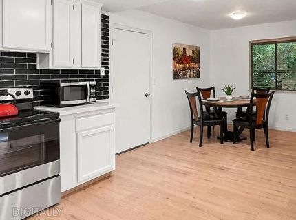2042 University Park Dr, Sacramento, CA 95825 Photo