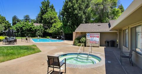 2042 University Park Dr, Sacramento, CA 95825 Photo