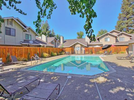 2042 University Park Dr, Sacramento, CA 95825 Photo