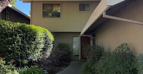 2042 University Park Dr, Sacramento, CA 95825 Photo