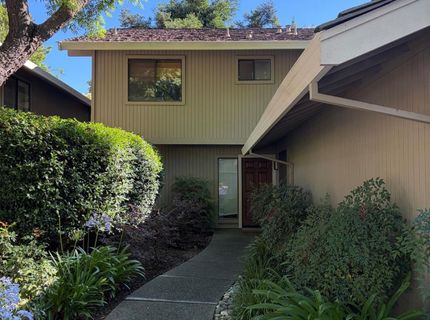 2042 University Park Dr, Sacramento, CA 95825 Photo