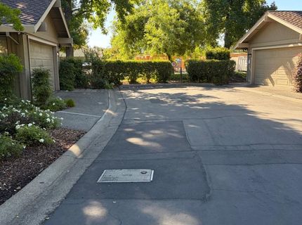 2042 University Park Dr, Sacramento, CA 95825 Photo