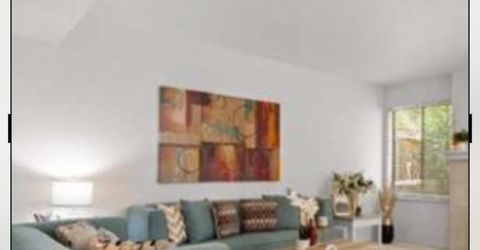 2042 University Park Dr, Sacramento, CA 95825 Photo