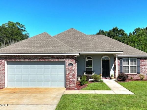 2421 Rhonda Avenue, Ocean Springs, MS 39564