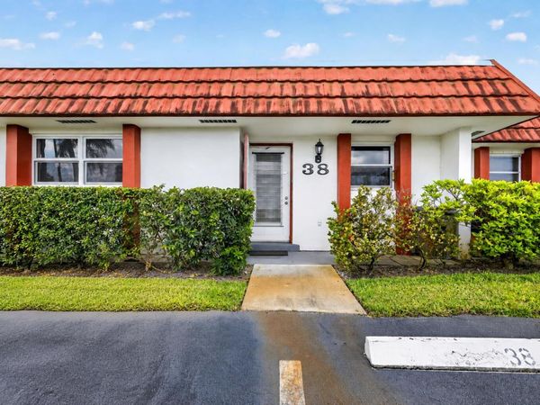 5800 W Fernley Dr Drive W, Unit 38, Greenacres, FL 33415