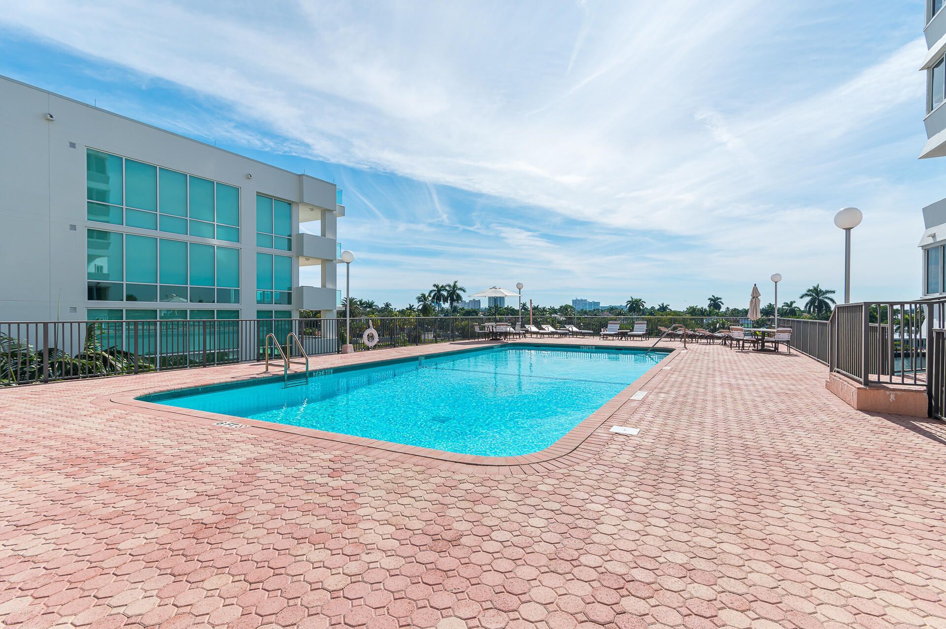333 S Sunset Drive, Unit 204, Fort Lauderdale, FL 33301 Photo