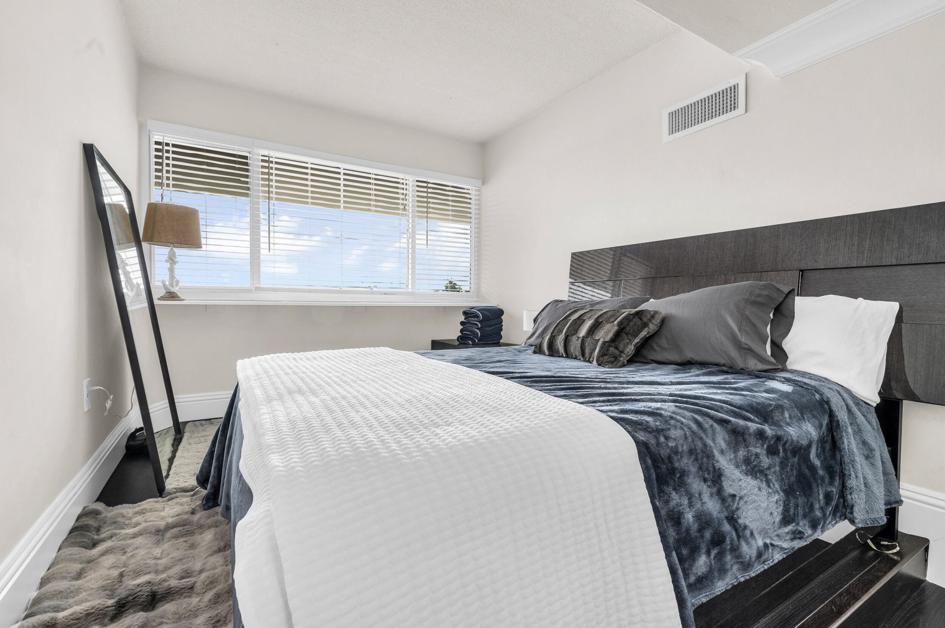 333 S Sunset Drive, Unit 204, Fort Lauderdale, FL 33301 Photo